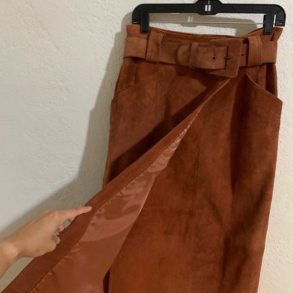 Vintage Lord & Taylor leather skirt - Picture 2 of 8